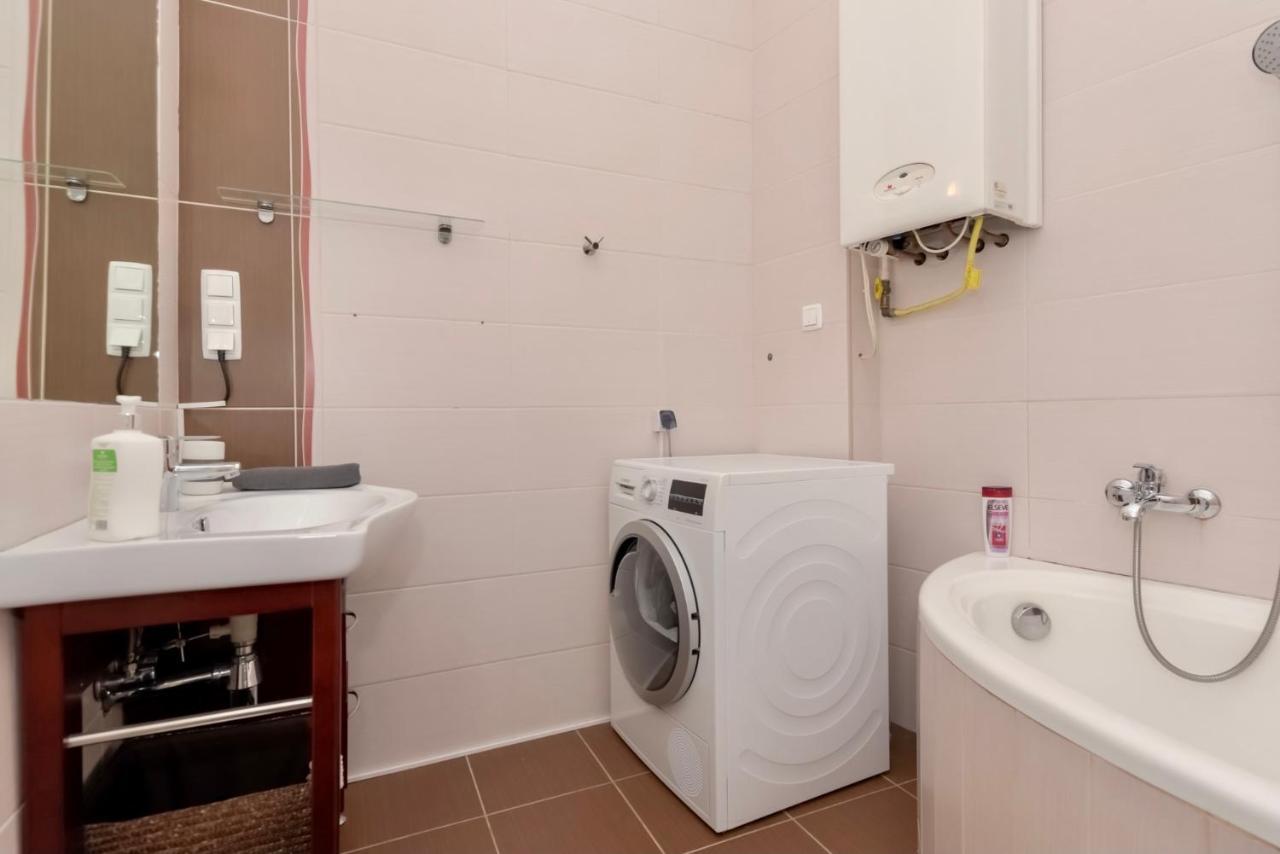 Apartmán Corvina With Free Private Parking